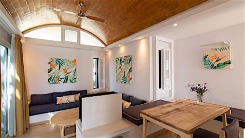 Eksempel på bungalow og Superior bungalow med markterrasse og hageutsikt.